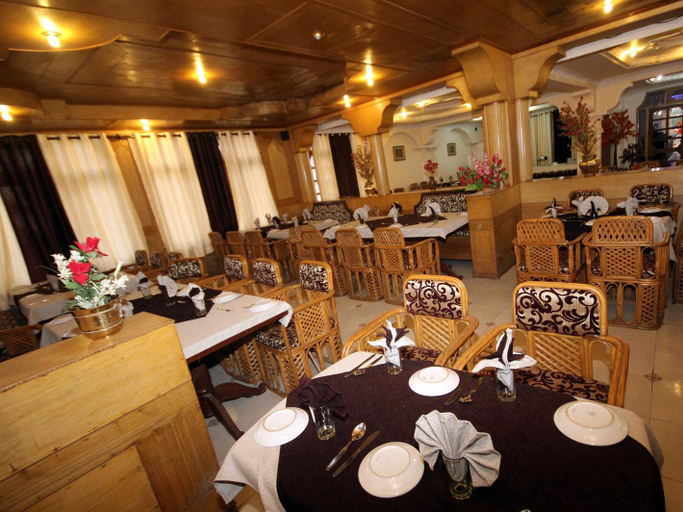 Food & Drinks, Royal Palace Resorts, Kangra