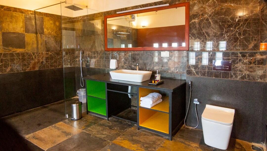 Bathroom 5, Pranavam Resort & Spa, Wayanad