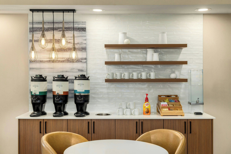 Food & Drinks 5, Residence Inn by Marriott Indianapolis Airport, Indianapolis