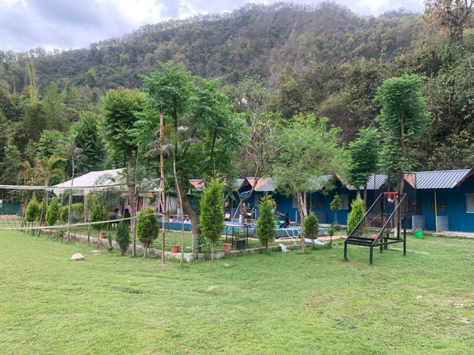 Property grounds 3, Hills Queen Resort & Camping, Garhwal