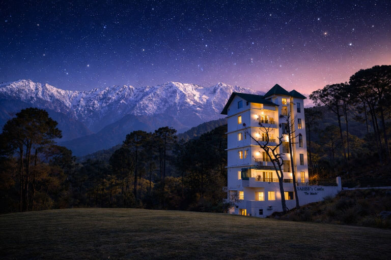 Exterior & Views