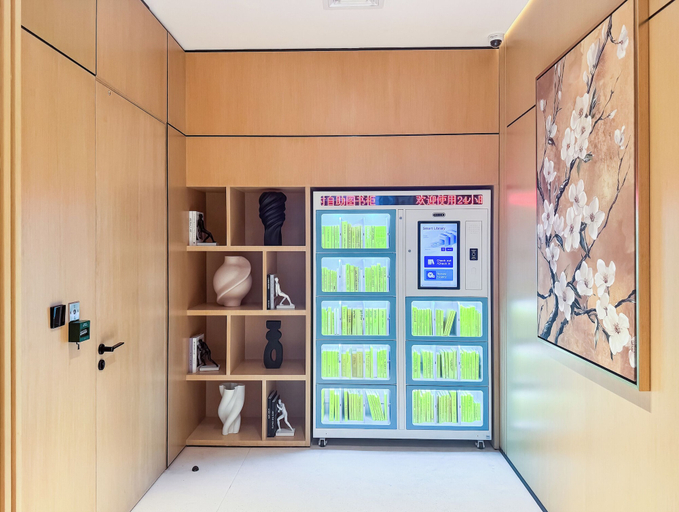 Library, PVH - Royal Regency - Modern Studio, Dubai