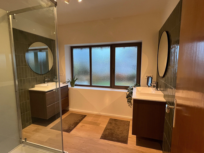 Bathroom 4, Stylish Stay Bree Near City Center for 6 Guests, Limburg
