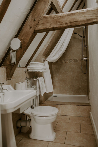 Bathroom 4, Allington Manor, Lincolnshire