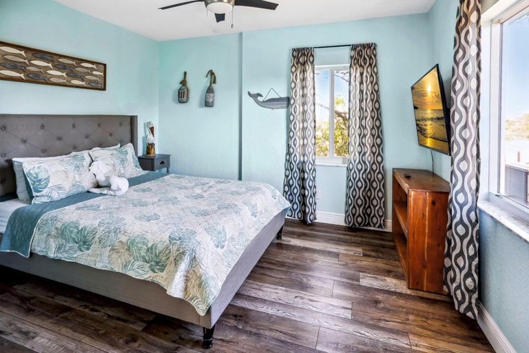 Bedroom 3, Beach Life 5, Pinellas