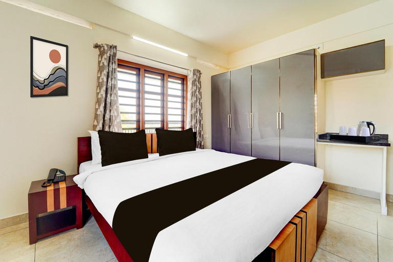 Room 4, Super Townhouse Kalady, Ernakulam
