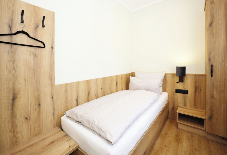 Bedroom 3, Hotel Erlebnis Wald, Erzgebirgskreis