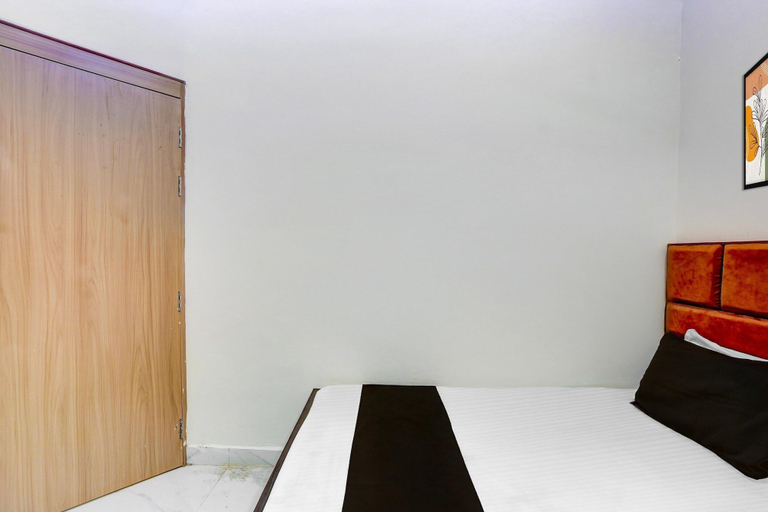 Room 5, Hotel O Ugat Canal Surat Royal Orbit, Surat