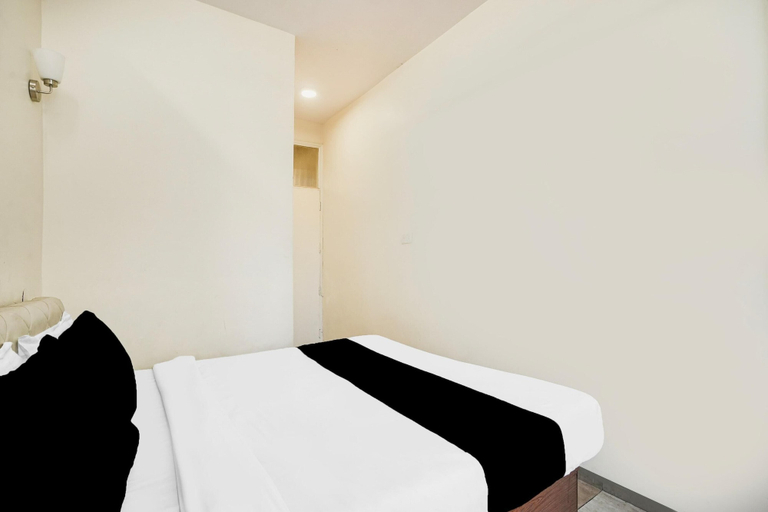Room 3, Deluxe Dhamu Hotel, Jaipur