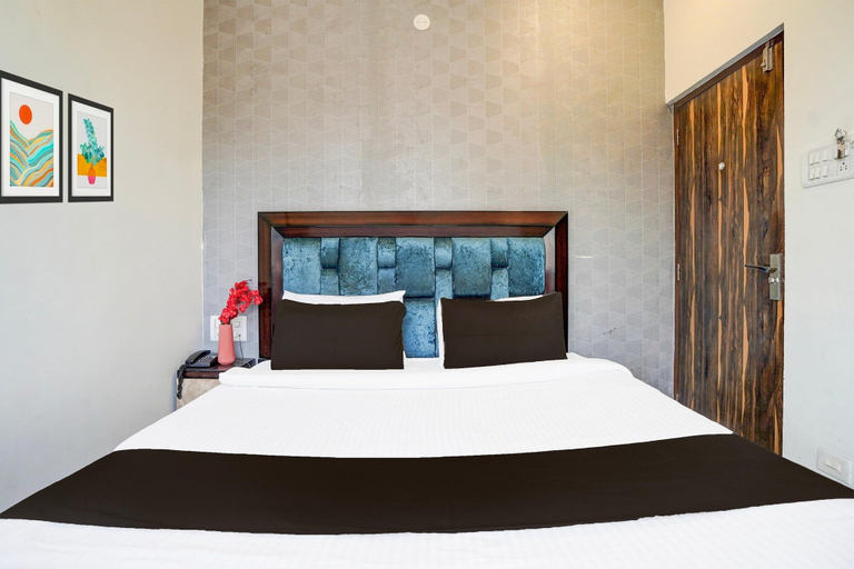 Room 5, Super Itwari Station Formerl Hotel Prime, Nagpur