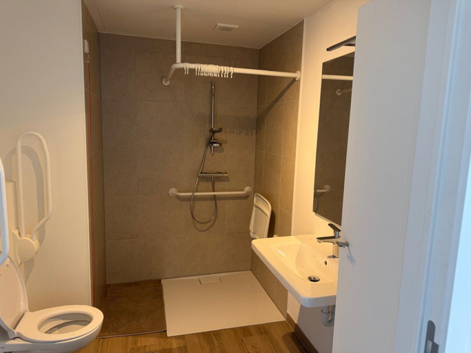 Bathroom, City apartment with terrace, Limburg