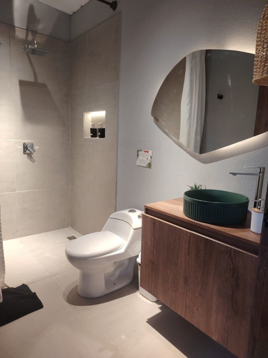 Bathroom 5, apartasuite con vista al bosque, Rionegro