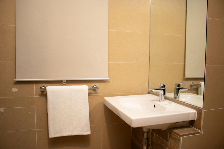 Bathroom 4, Dragon Beach Hotel, Muharraq