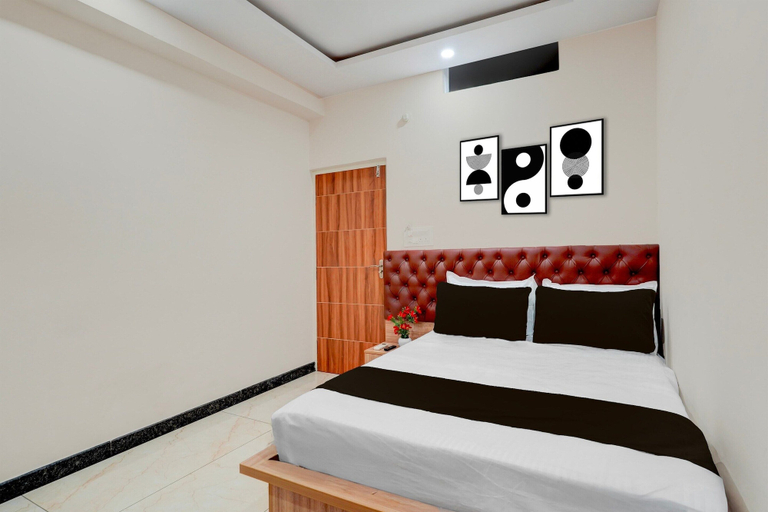 Room 5, Deluxesrs Boarding and Lodging, Bangalore