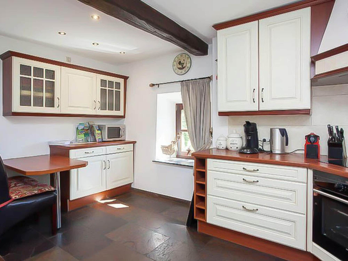 Private kitchen 3, Luxury Ardennes Villa with Pool and Sauna, Liège