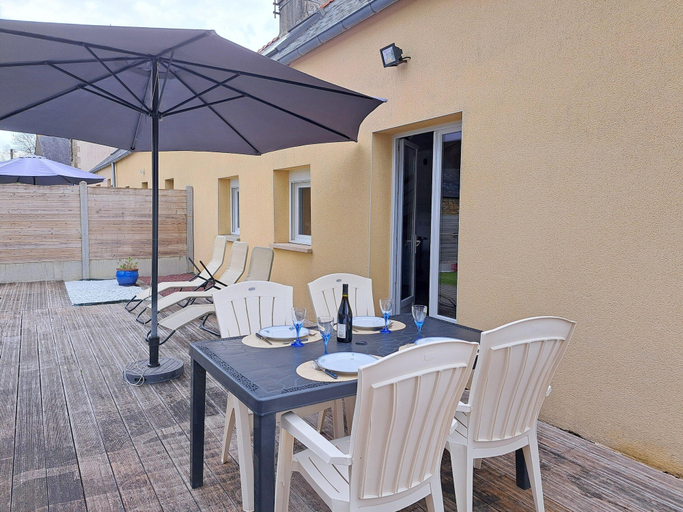 Balcony 4, Holiday Home in Telgruc-sur-mer by Sandy Beach, Finistère