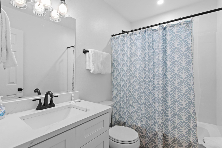 Bathroom 4, Maravilla 3102, Walton