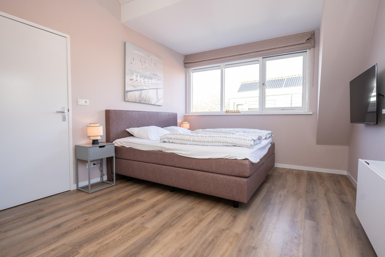 Room 3, Luxury, Peace and Space for the Whole Family, Texel