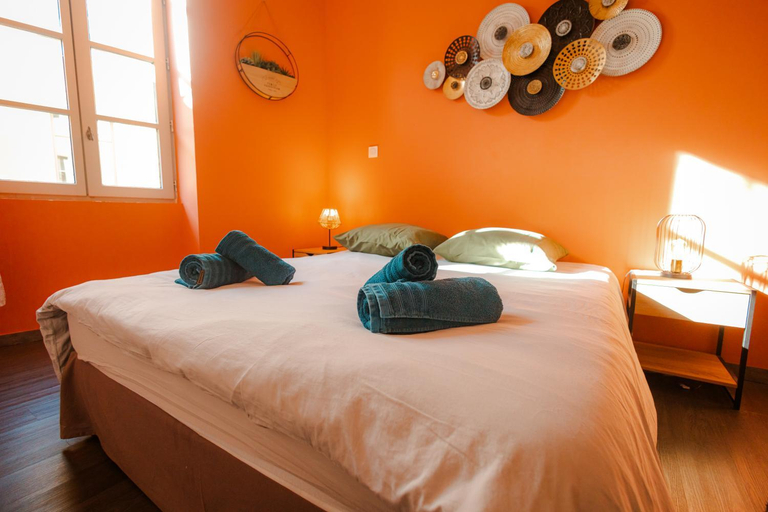 Bedroom 2, Rooftop N°38 - Rooms et Studios - Vue Cite Medievale, Aude