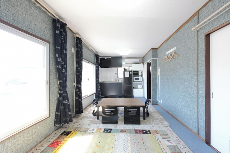 Others 5, Nice Pad, Suginami