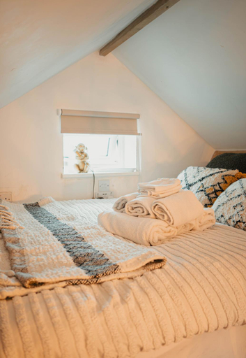 Bedroom, Cosy Cart Shed, Worcestershire