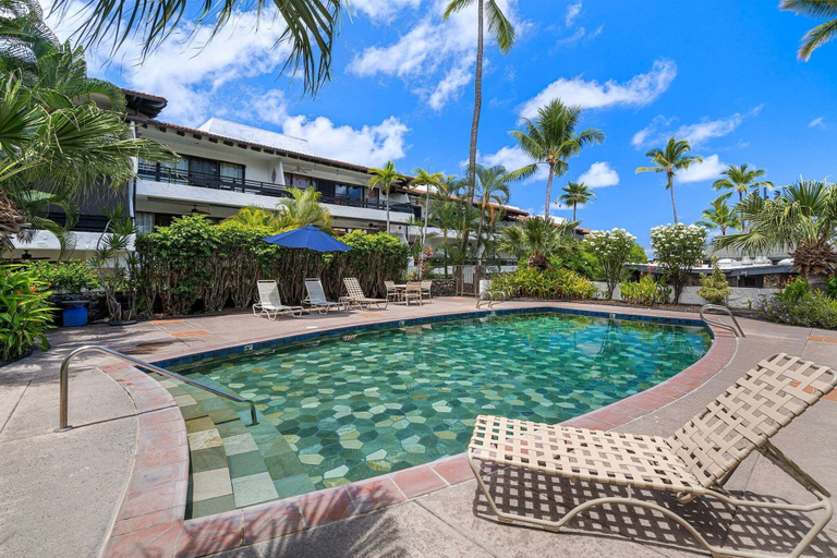Pool 2, Kona Condo Near Downtown Partial Ocean View Central A/C Sleeps 4 - Vrkcv, Hawaii
