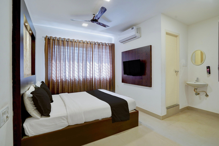 Room 3, Townhouse Hospital Road, Bangalore