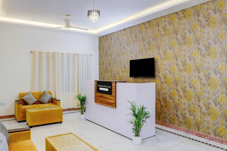 Reception 5, Single Room Madiwala Lake Park, Bangalore