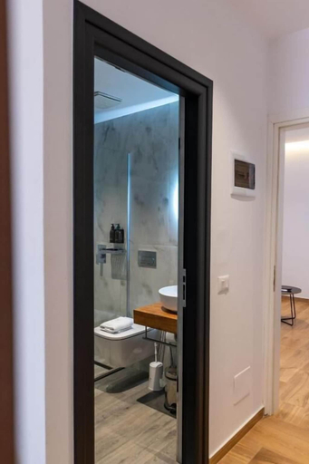 Bathroom 3, Siars Hotel, Sarandës