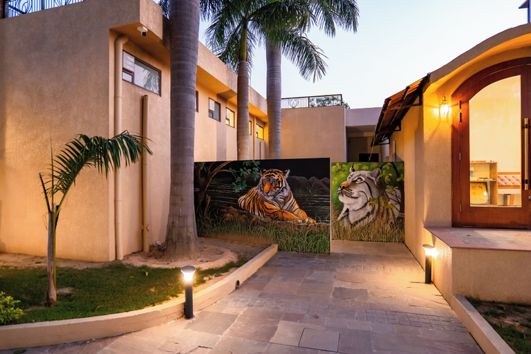 Property grounds 4, ELIVAAS Tiger Cave Suite with Pvt Pool, Sawai Madhopur