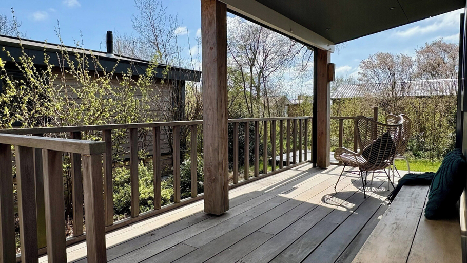Balcony 2, Chalet Near Sint Maartenszee Beach, Zijpe