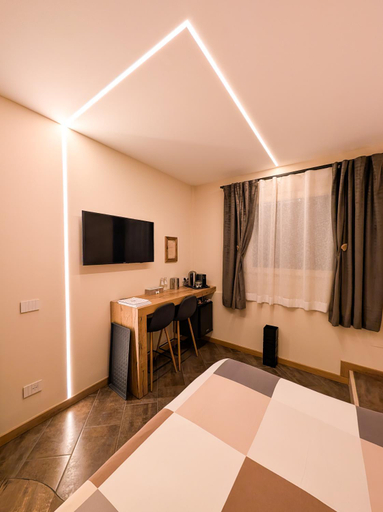Others 5, Lucali Mountain Room, Brescia