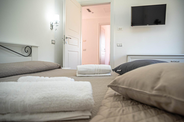 Bedroom 3, luxury villa Arianna, Rieti