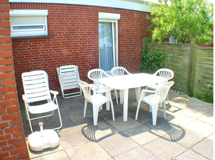 Balcony 3, Bungalow in Strandnaehe, Dornumersiel, Aurich