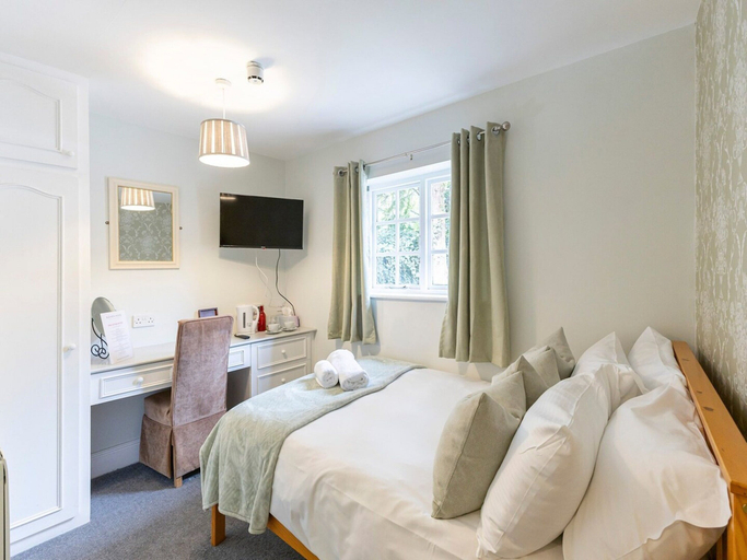 Room 4, Standard Double Suite, Derbyshire