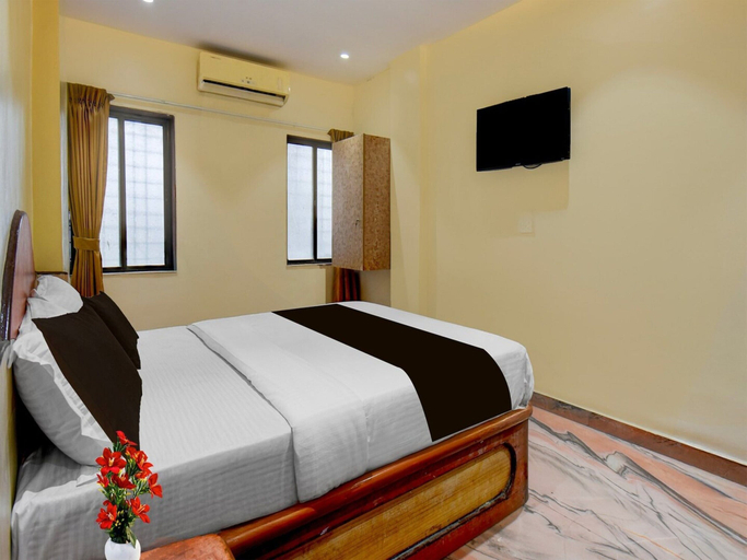 Room 3, Deluxe Hotel Sarovar, Pune