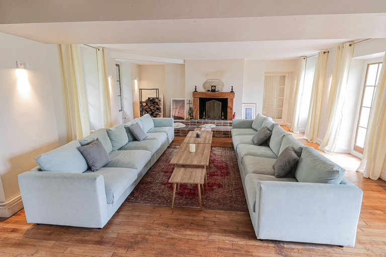 Living room 4, Grand Estate for 20 With Pool, Garden, Seine-et-Marne