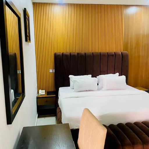 3, Exquisite Homes 2 Hotel & Lounge, Ikpoba-Okha