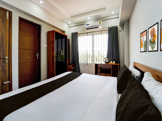 Room 2, Deluxe Super Townhouse Oak Cochin, Ernakulam
