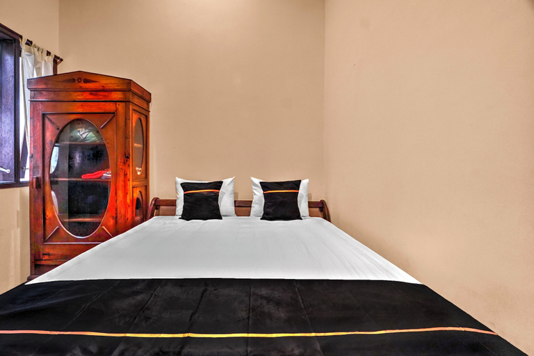 Room 2, OYO 95211 Duta Hotel Banyuwangi, Banyuwangi