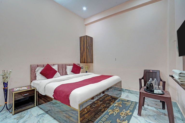 Room 2, Hotel Pavitram THE BHU STAY, Varanasi