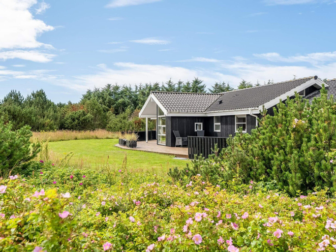 Others 3, 4 Star Holiday Home in Lokken, Hjørring