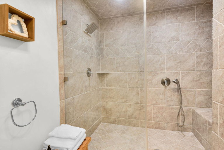 Bathroom 5, Buena Vida 22 - A, Escambia