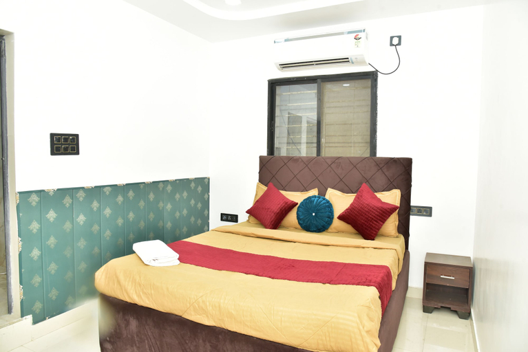 Room 2, Hotel Emirates Case, Raipur