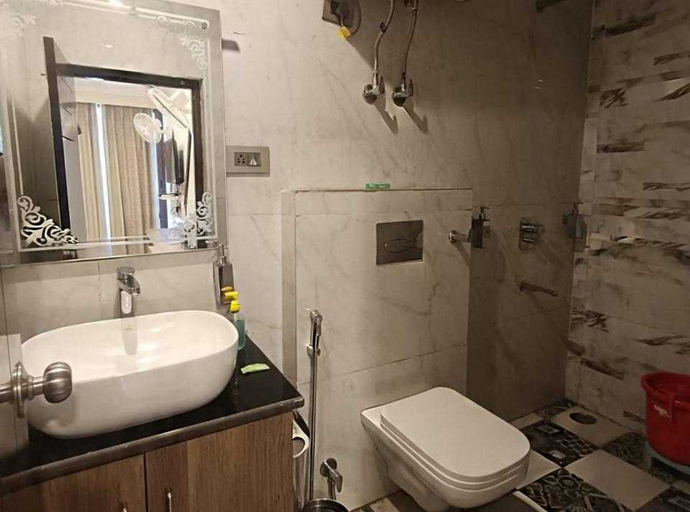 Bathroom 4, Palette Isbt Dehradun, Dehradun