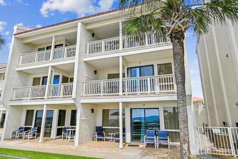 Exterior & Views 1, Latitude 29 #17, Bay