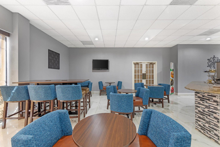 Food & Drinks 3, Quality Inn Columbus, MS, Lowndes