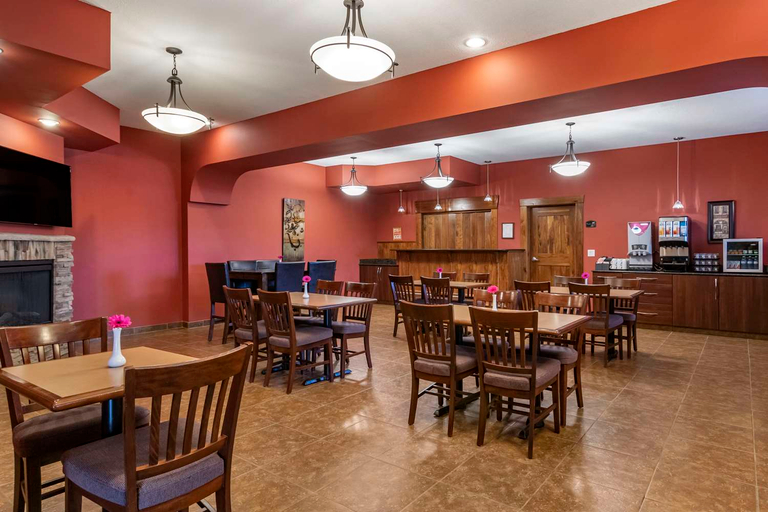 Food & Drinks 5, Quality Inn & Suites Rimbey, Division No. 8