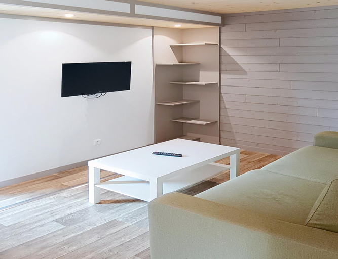 Living room 5, Villa With Private Terrace & Lake View, Morbihan