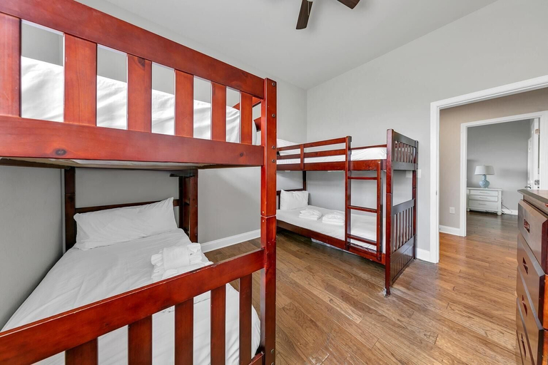 Bedroom 2, Alerio D301, Walton
